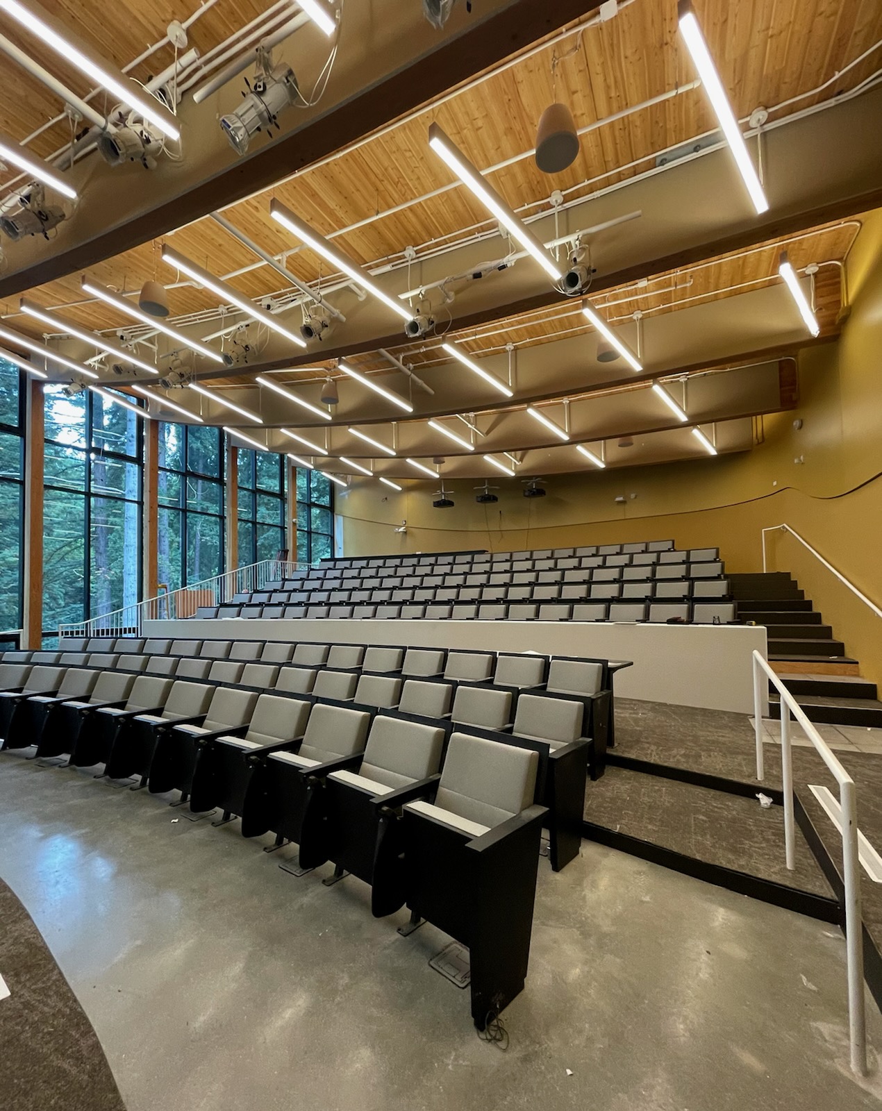 Image of the view of the rear of Kresge 3201 from the front