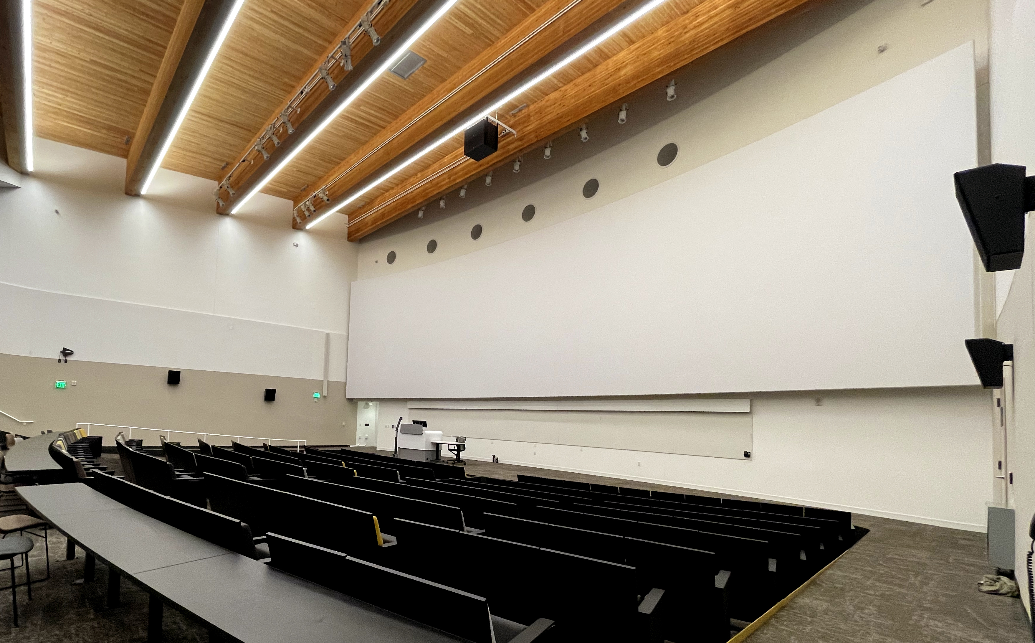 Image of the front of Kresge 3105 classroom from the right side of the classroom